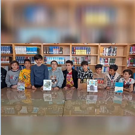 شعر خوانی اعضای کتابخانه به مناسبت چیلله گئجه سی