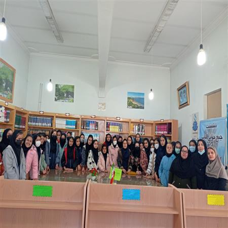 بازدید مدرسه راهنمایی عصمت از کتابخانه عمومی نیار